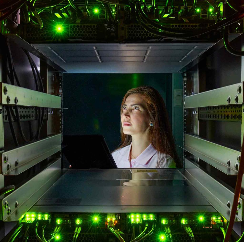 Seismic data vaults for petabyte-scale geoscience and exploration storage
